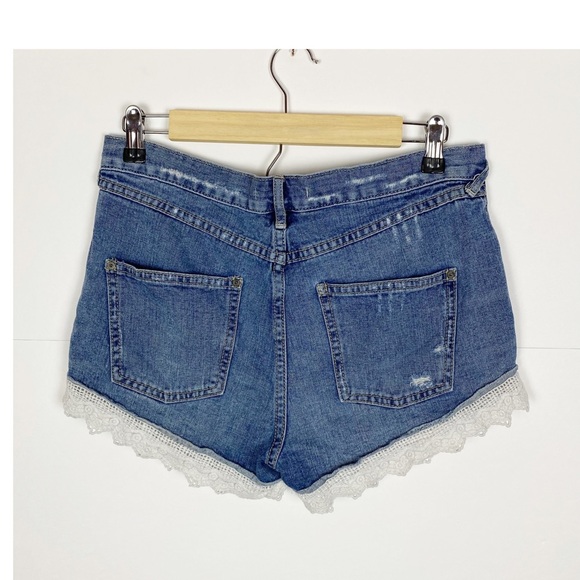 Free People Denim Shorts Size 28 Lace Trim Distressed - Picture 2 of 6